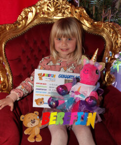 Fabriquez votre propre ours en peluche Nova la licorne et laissez-la briller dans une magnifique tenue de licorne avec un diadème de licorne