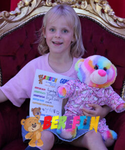 Envie d'une fête magique où chaque enfant donne vie à sa peluche ? Vivez cette expérience sur place ou à la maison avec tous vos amis.