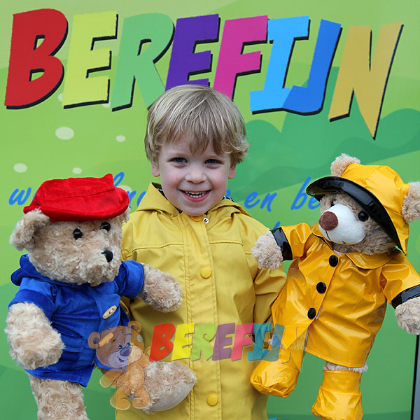 Berefijn - Build a Bear Workshop - maak je eigen knuffelbeer - Paddington - Meisje Djamila - Teddybeer - knuffelbeer - DIY