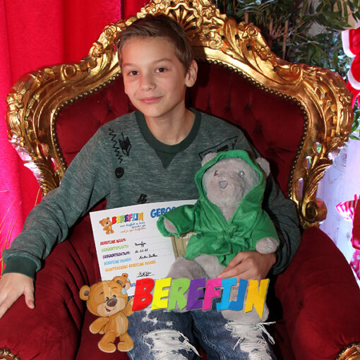 Maak je eigen knuffelbeer pareltje de grijze teddybeer met badjas tijdens een persoonlijk privé moment om nooit te vergeten